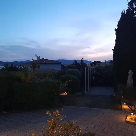Appt 83m2 Rez De Jardin Dans Parc Prive Balcon Vue Lejlighed *