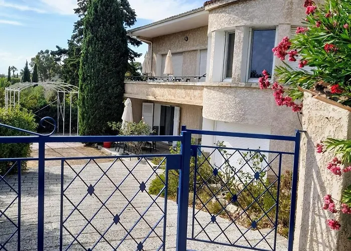 Appt 83m2 Rez De Jardin Dans Parc Prive Balcon Vue *